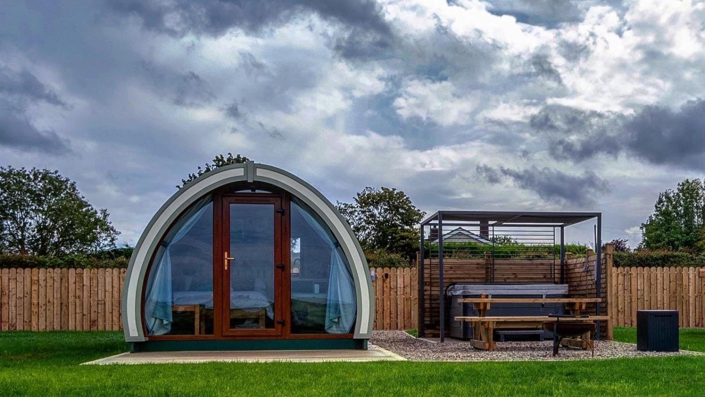 ホテル Causeway Country Pods ブッシュミルズ エクステリア 写真